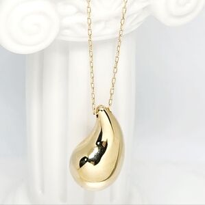 10 karat Genuine Gold Water Drop Pendant with Cable Link Necklace